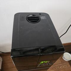 スチームファン蒸発式加湿器「roomist（ルーミスト）洋室17畳 三菱 ブラック 黒 お洒落家電
定価27500円の画像