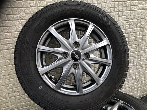 雪タイヤ　　バリ山スタッドレス145/80R13 トーヨー
