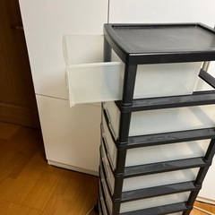 プラスチック　収納　チェスト　7段　キャスター付きの画像