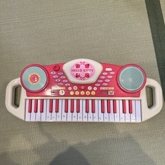 ハローキティ　おもちゃのピアノ