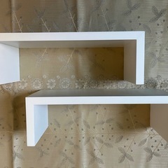 ウォールシェルフ(壁に掛ける棚)の画像