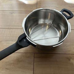 受け渡し決定　【美品】T-fal 圧力鍋の画像