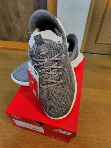 【取引中】New Balance スニーカー 未使用品 27.0cm