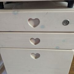 ハートデザインの学習机セットの画像