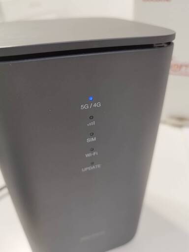 docomo  5G ホームルーター HR02