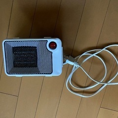 セラミックヒーター ミニ 卓上 速暖 省エネ 静音 安全 持ち運び