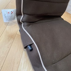 座椅子　茶色の画像