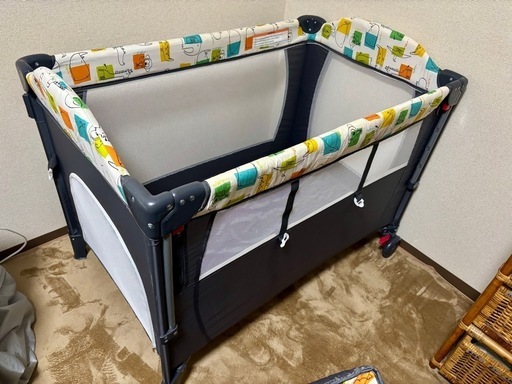 ベビーベッド　折り畳み　プレイヤード