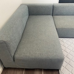 【8.5万/総額30万相当】L字ソファー（オットマン付）の画像