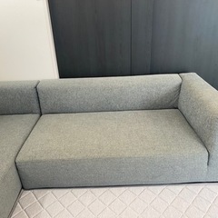 【8.5万/総額30万相当】L字ソファー（オットマン付）の画像