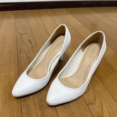 ヒール　パンプス　白 サイズSS 22.5ぐらい