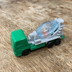 【もらってください】【引き取りに来れる方】食玩おまけのミニカー？