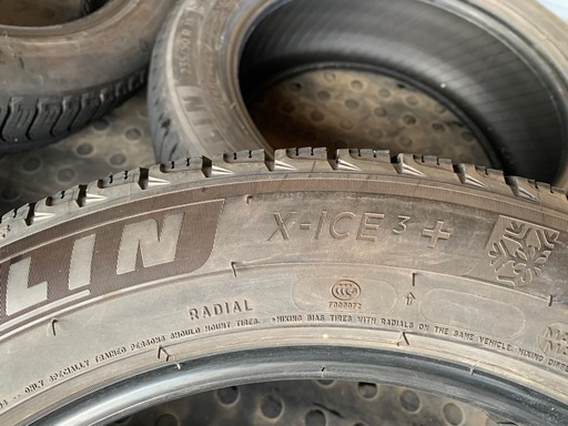 アルファード等に　スタッドレスタイヤ　235/50R18　