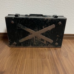 旧トヨタロゴ　道具箱　アンティーク置物の画像