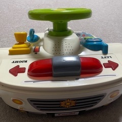 車のおもちゃの画像