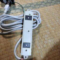 取引中　🔌延長コード OAタップ 電源　ロック機能付き　４口　3mの画像