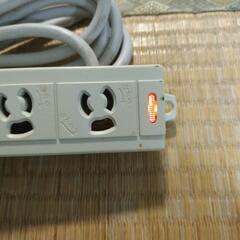 取引中　🔌延長コード OAタップ 電源　ロック機能付き　４口　3mの画像