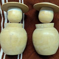 ☆日本のお土産　夫婦こけし　人形　工芸品　木工細工　サイズ：高さ：14.0ｃｍ　巾：8.0ｃｍ　中古品の画像