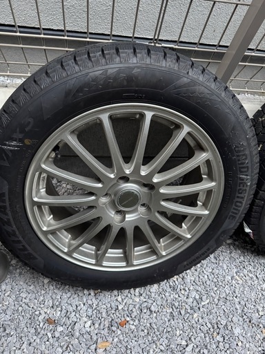【引取希望】Bridgestone スタッドレスタイヤ 215/55R17 Brizak VRX3  