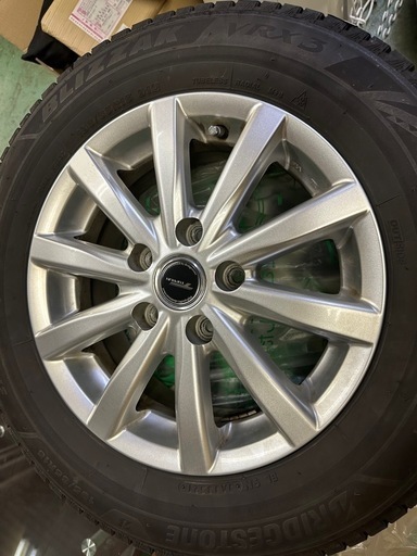 スタッドレスタイヤ 195/65/15 4本　ブリザックVRX3