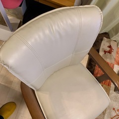 キャスター付き椅子の画像