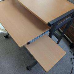 パソコンデスクの画像