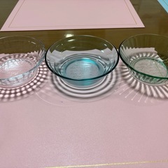 ピングーのガラスの器