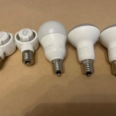 人感センサーLED電球3点　可変ソケット2点　e17　電球色