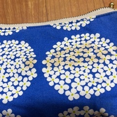 31日までに問い合わせがない場合、処分します。ポーチの画像