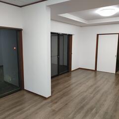 買い物に便利！一部リフォーム済み！4LDK 自由に使える一戸建て...