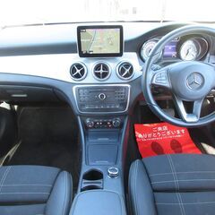メルセデス・ベンツ　ＣＬＡ１８０　シューティングブレーク　純正ナビ　地デジ　バックカメラ　スマートキー　ＥＴＣ　パドルシフト　オートエアコン　オートライト　ＬＥＤヘッドライト　純正１７ＡＷの画像