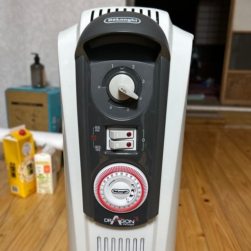 値下げ！美品デロンギ ドラゴン3 オイルヒーター  D091549EFS-MG