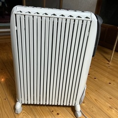 値下げ！美品デロンギ ドラゴン3 オイルヒーター  D091549EFS-MGの画像