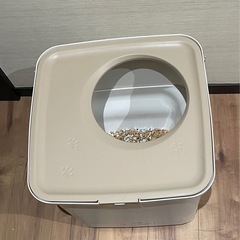 猫　システムトイレ　上からの画像