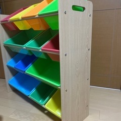 おもちゃ棚の画像