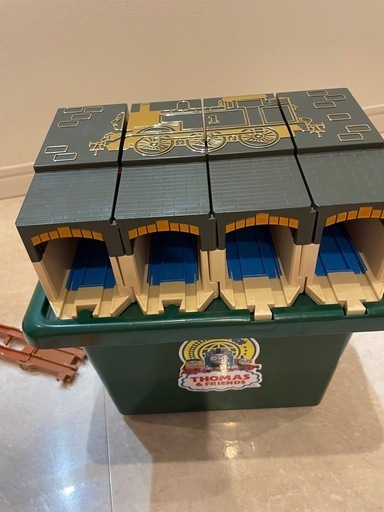 プラレールトーマス　どきどきマウンテン、ぐらぐらつり橋、たためるトーマス機関庫