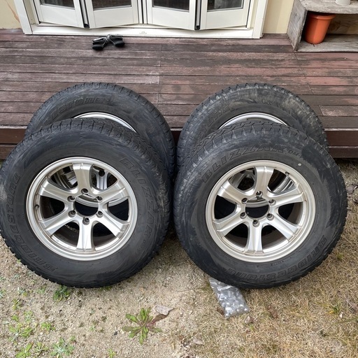 [商談中]265/65R17 スタッドレス アルミホイール ハイラックス、プラドなど