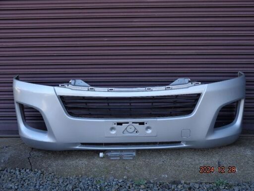 ニッサン　キャラバンNV350　E26　前期型純正フロントバンパー、リヤバンパー、メッキグリル３点セット！！