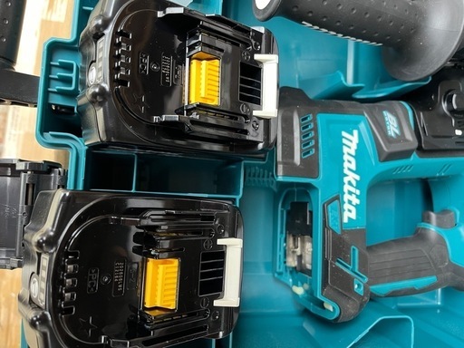 【値下げしました】マキタ 充電式ハンマドリル SDSプラスシャンク 18V 新品未使用品 バッテリー2個付き