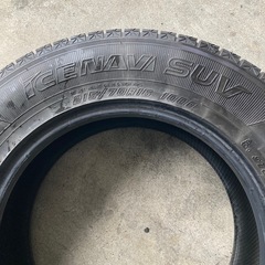 215/70R16good year SUVスタッドレス4本の画像
