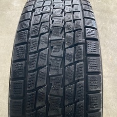 215/70R16good year SUVスタッドレス4本の画像