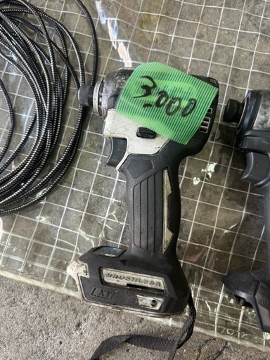 フリマ開催中！マキタインパクトドライバー18v TD171D