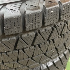 ランドクルーザープラド スタッドレスタイヤ　タイヤホイール4本セット　235/ 35R17の画像