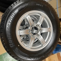 ランドクルーザープラド スタッドレスタイヤ　タイヤホイール4本セット　235/ 35R17の画像
