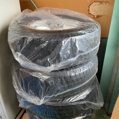 ランドクルーザープラド スタッドレスタイヤ　タイヤホイール4本セット　235/ 35R17の画像