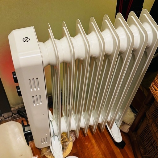 美品オイルヒーター最大1200W  8-10畳