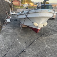 長崎発エンジン始動動画あり　船体動画あり　船体ヤマハ発動機　エンジンスズキ4スト15馬力セル付き　陸送致しますの画像