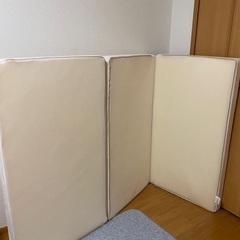 高反発三つ折りマットレスの画像