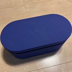 ダイソン　ドライヤーの箱