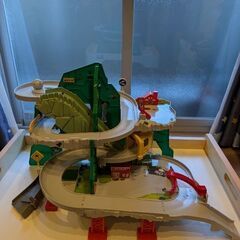 トンネルくぐって！やまのぼりドライブ　トミカアドベンチャー
